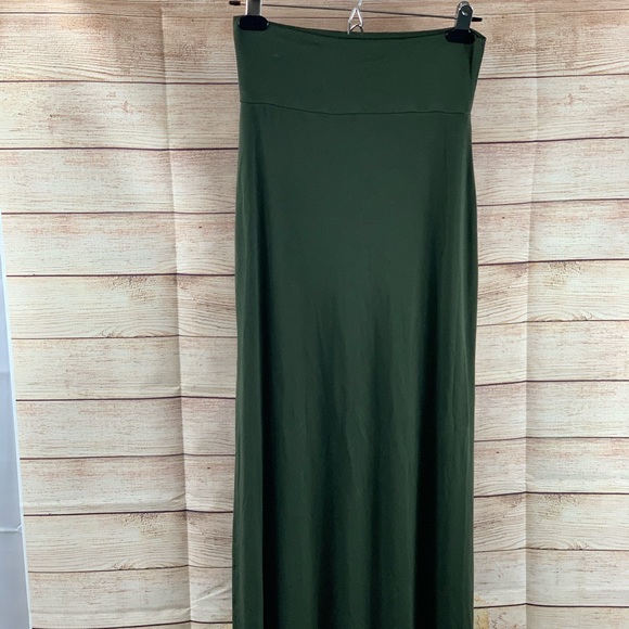 Charlotte Russe Dresses & Skirts - Charlotte Russe Green Maxi Skirt